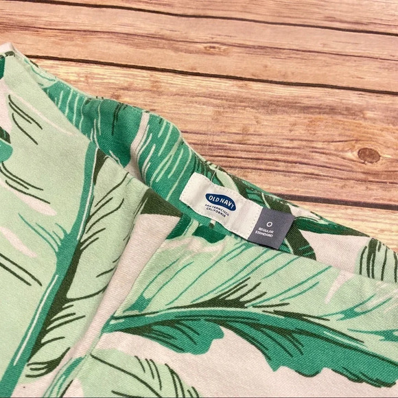 Palm Leaves Shorts - Picture 5 of 5